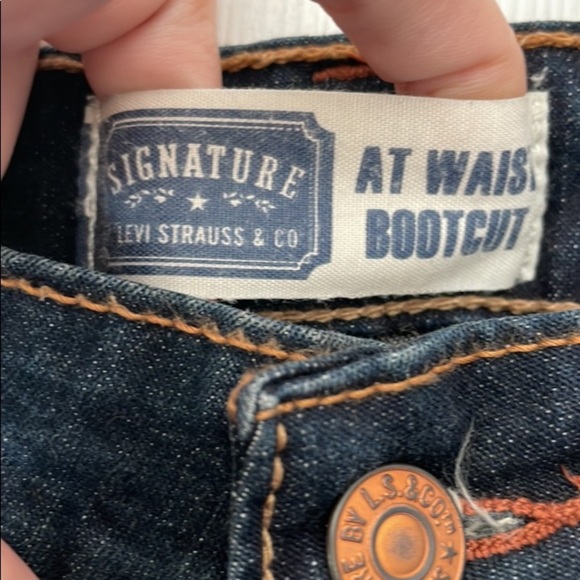 Signature Levi Strauss dark Wash at waist boot cut flare leg misses 12 short - Picture 7 of 16